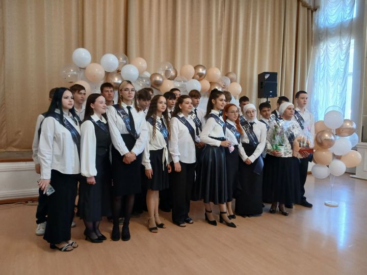 Торжественный последний звонок прозвучал в Гимназии № 2