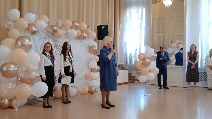 Торжественный последний звонок прозвучал в Гимназии № 2