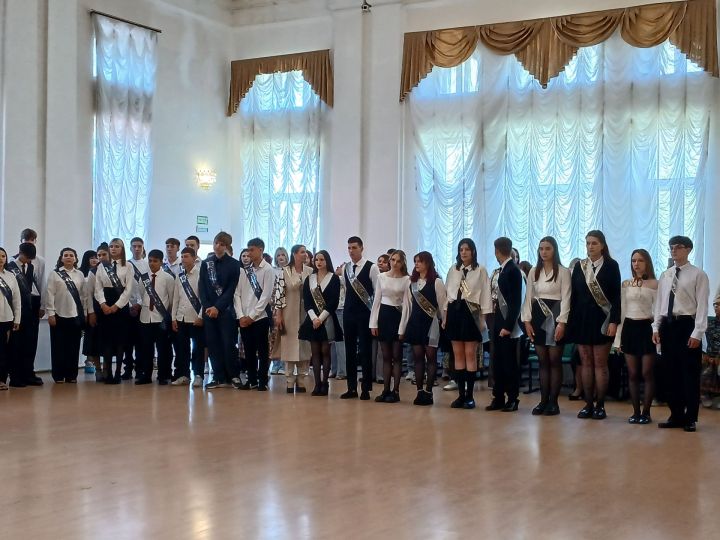 Торжественный последний звонок прозвучал в Гимназии № 2