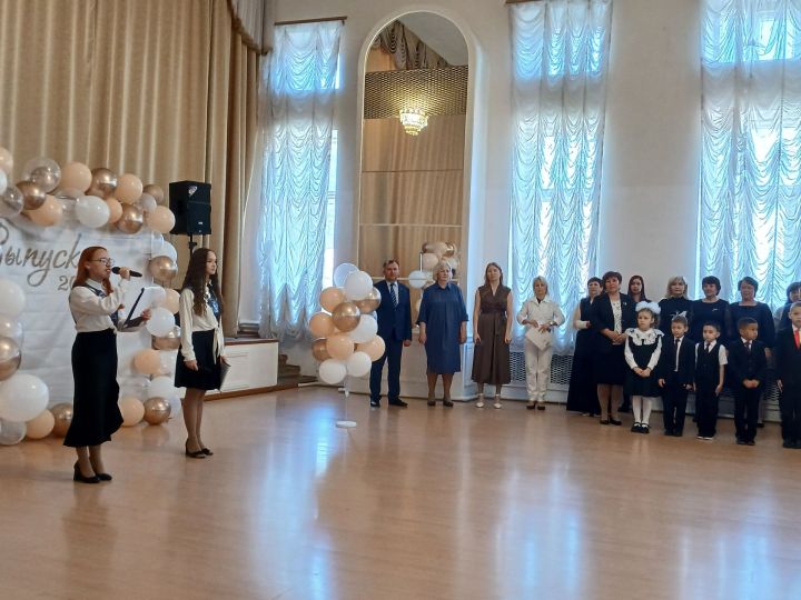 Торжественный последний звонок прозвучал в Гимназии № 2