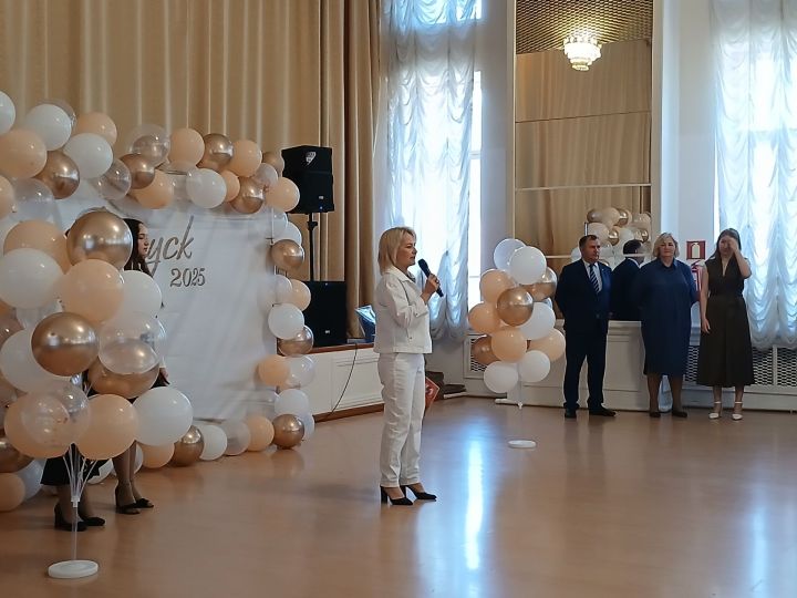 Торжественный последний звонок прозвучал в Гимназии № 2