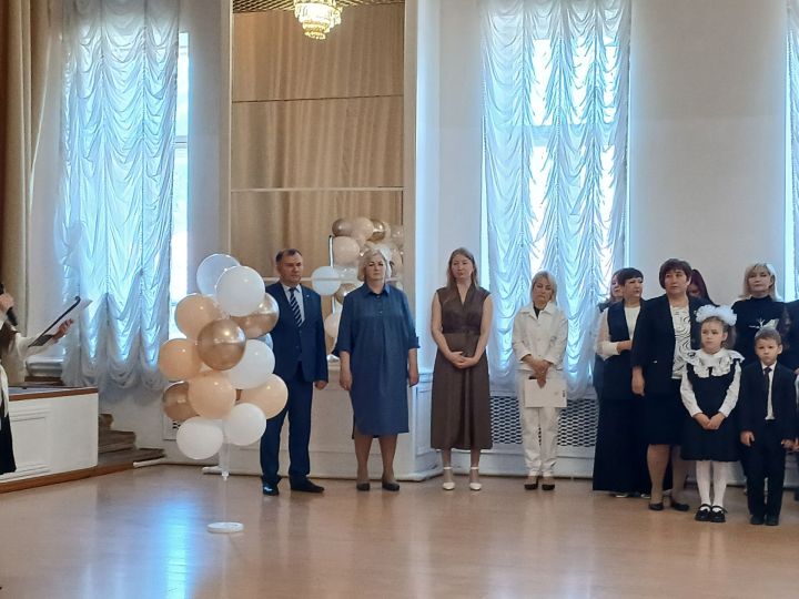 Торжественный последний звонок прозвучал в Гимназии № 2