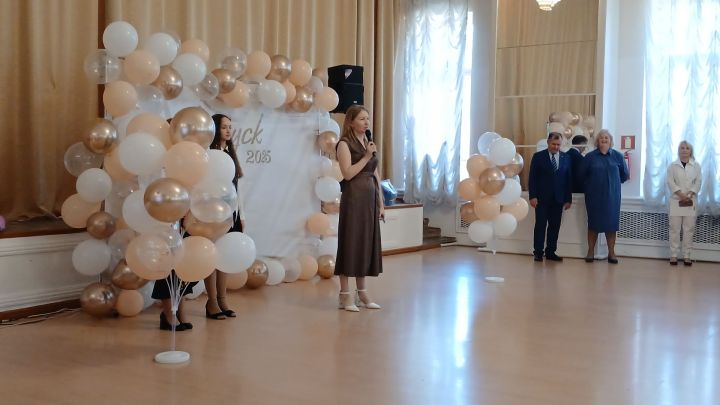 Торжественный последний звонок прозвучал в Гимназии № 2