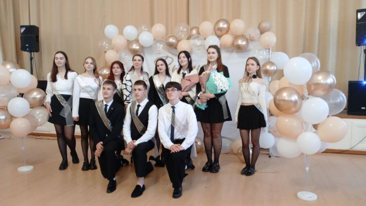 Торжественный последний звонок прозвучал в Гимназии № 2