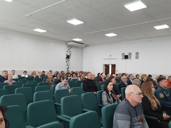 Дмитрий Иванов подвел итоги недели: посевная кампания, безопасность и открытие туристического сезона