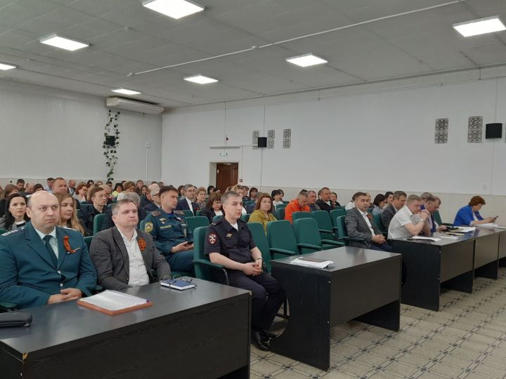 Дмитрий Иванов подвел итоги недели: посевная кампания, безопасность и открытие туристического сезона