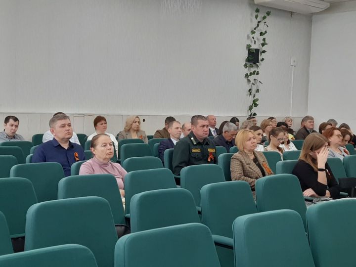 Дмитрий Иванов подвел итоги недели: посевная кампания, безопасность и открытие туристического сезона