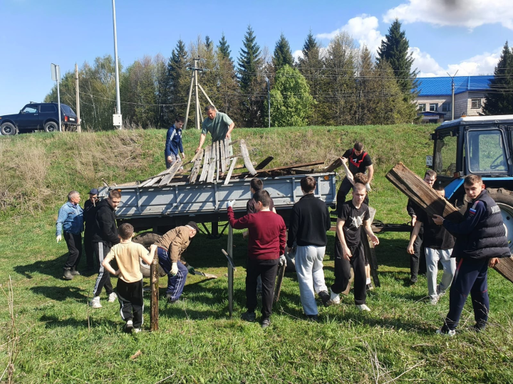 Иеромонах Силуан (Касимов) провёл молебен у строящегося храма в Чистопольском районе