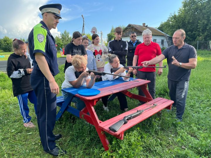 Ветераны МВД и экологи провели познавательный день для детей лагеря «Березка»
