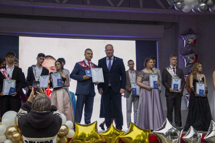 В Чистополе прошел выпускной вечер для выпускников 2025 года