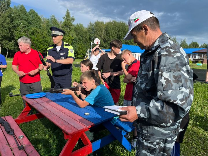 Ветераны МВД и экологи провели познавательный день для детей лагеря «Березка»