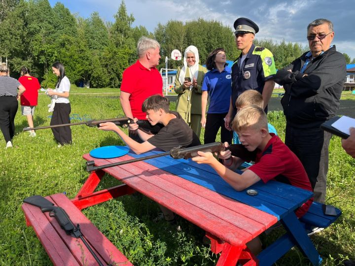 Ветераны МВД и экологи провели познавательный день для детей лагеря «Березка»