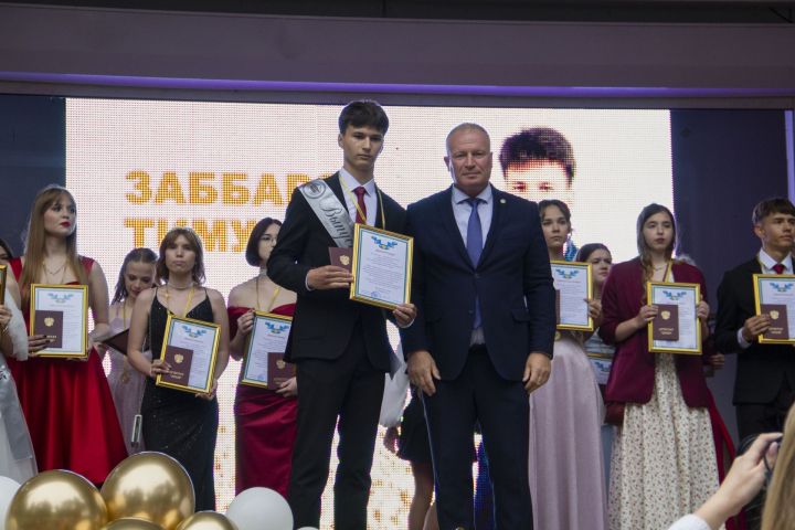 В Чистополе прошел выпускной вечер для выпускников 2025 года