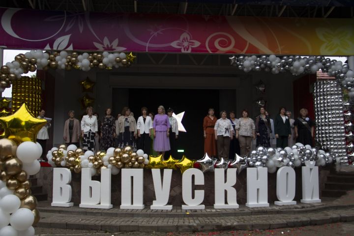 В Чистополе прошел выпускной вечер для выпускников 2025 года