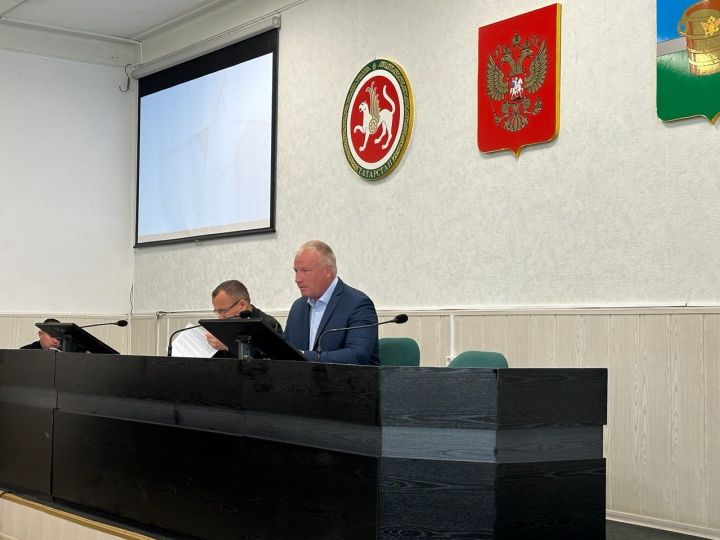 Гуманитарный груз доставлен, уборка зерновых на финишной прямой, киберпреступлений стало больше: основные темы совещания в Чистопольском муниципалитете