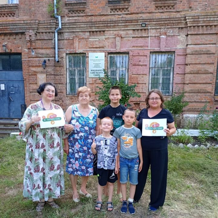В чистопольской библиотеке почтили память жертв атомных бомбардировок