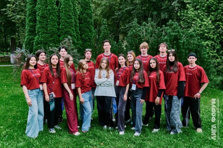 Студенты Чистопольского филиала КИУ представили вуз на всероссийском «Лига Форуме»