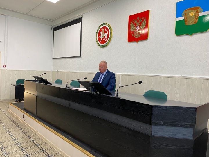 Дмитрий Иванов призвал усилить работу по защите чистопольцев от мошенников