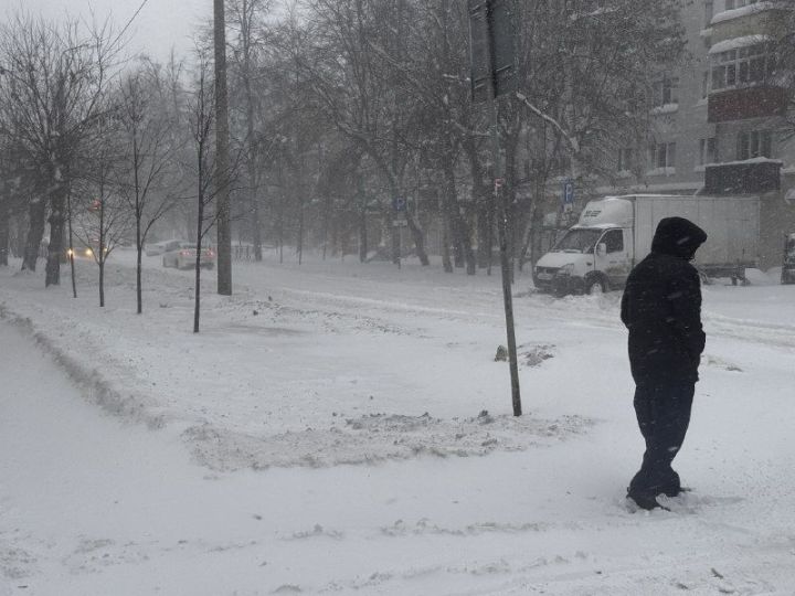Юрист рассказал, можно ли избежать ответственности за опоздание на работу из-за непогоды