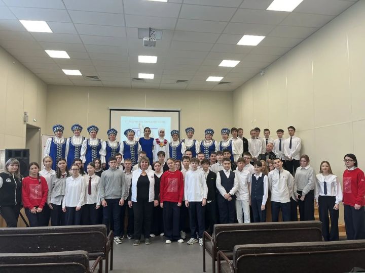 В ТОС № 2 «Поселок часовщиков» провели познавательную встречу в честь Года единства народов России