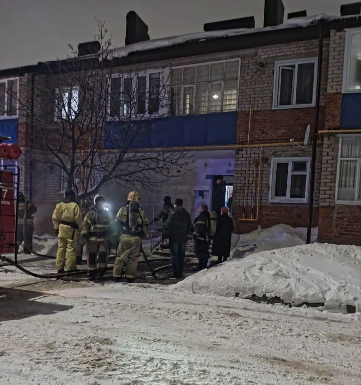 Пожар в квартире на Студенческой: один человек госпитализирован