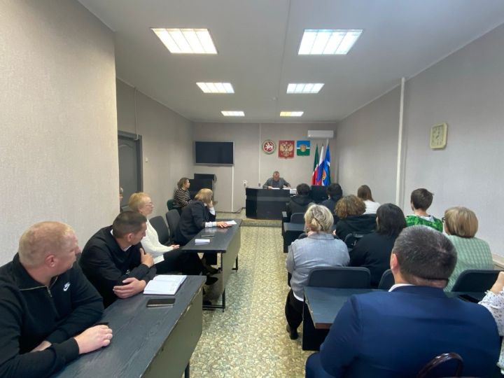 В Чистополе установили личности совершивших акт вандализма в парке «Наречье»