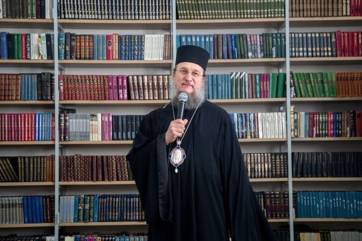 Епископ Пахомий поздравляет с Днём православной книги