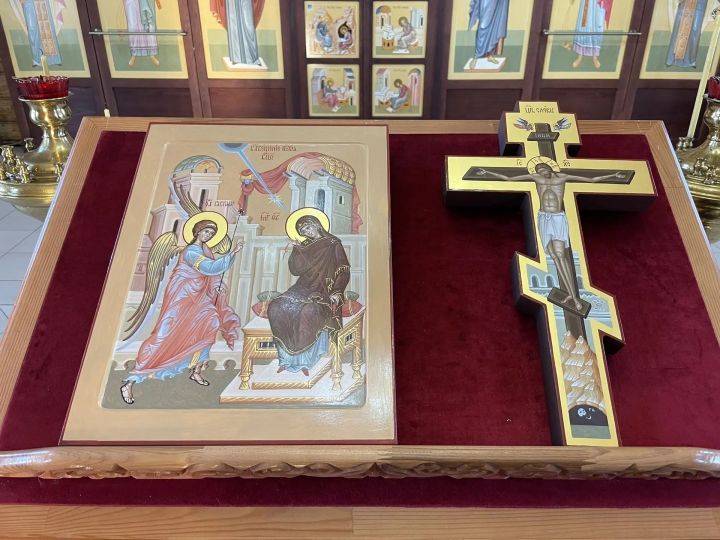 Храм в селе Булдырь получил в дар икону Благовещения и Распятие Господне