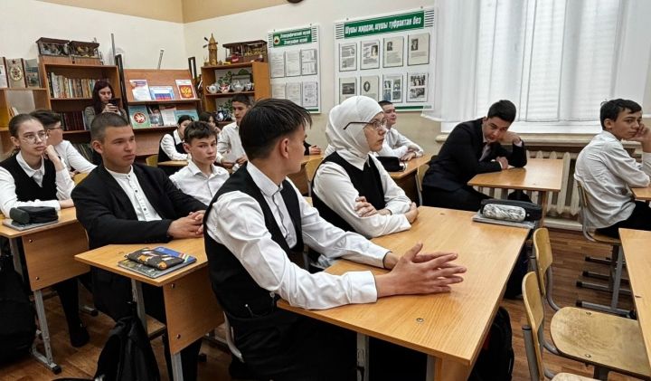 Школьникам Чистополя рассказали, как разрешать конфликты с родителями