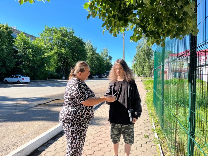 В Чистополе волонтеры рассказали подросткам о вреде никотина