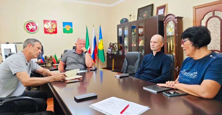 Глава Чистопольского района провел прием граждан