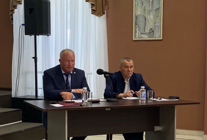Спорт, сельское хозяйство и оперативная обстановка: о чем говорили на еженедельном совещании в Чистопольском районе