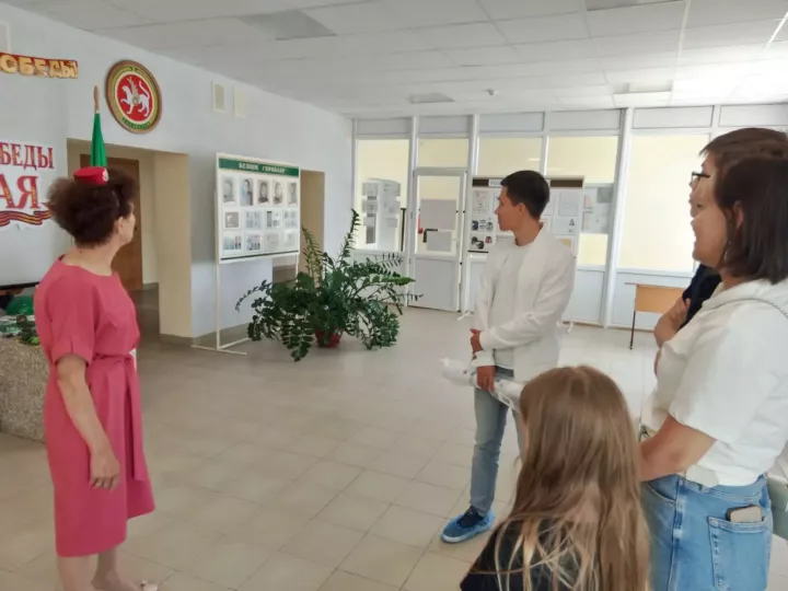 Тумышы белән Яуширмә авылыннан булган Габделхәй Хөснуллинның оныгы Елена Казакова, туганлык җепләрен эзләп, Чистай якларына кайтты (1нче өлеш)