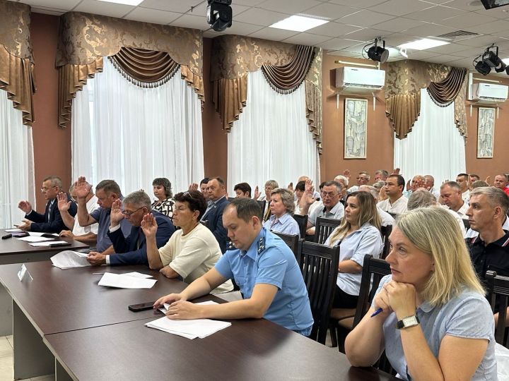 Чистай районының 11 депутаты керемнәр турында декларацияләрендә төгәлсезлекләр өчен кисәтү алдылар