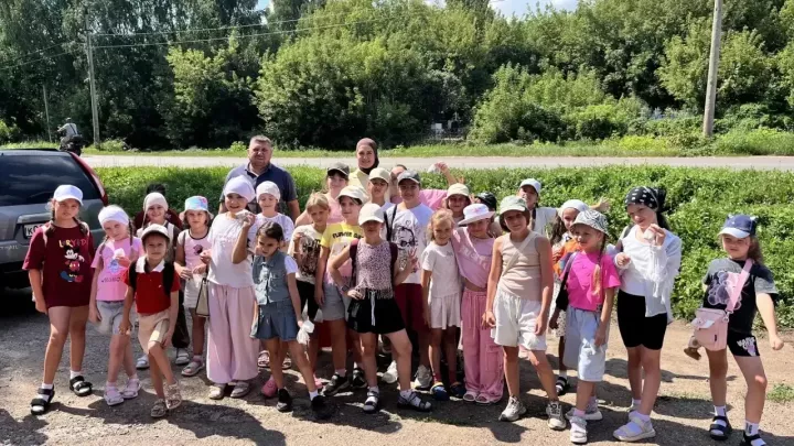 В заказнике «Чистые луга» прошла экологическая встреча для воспитанниц центра «Камалия»