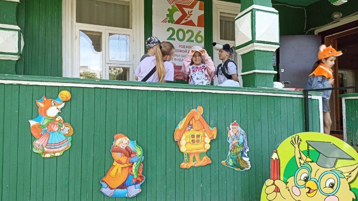 Чистайда Балалар китапханәсендә ачык һавада курчак спектакле булды
