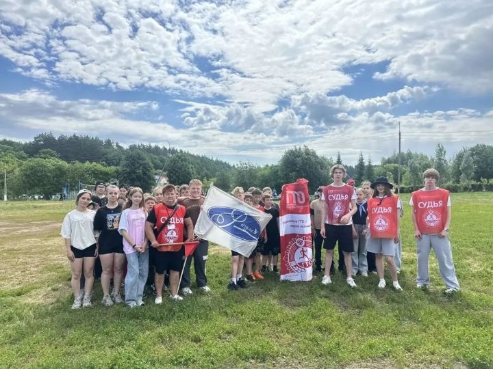 В Чистополе отдыхающие «Раздолья» успешно выполнили нормы ГТО на мобильной площадке