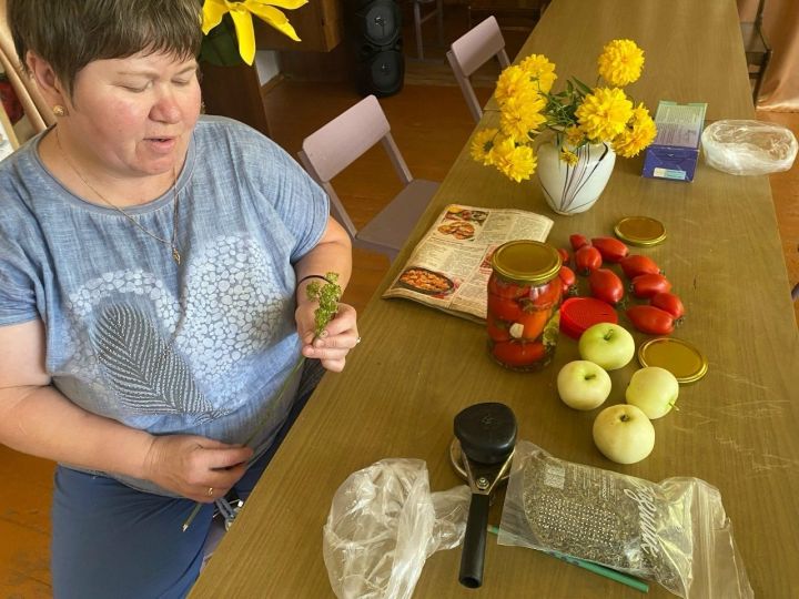 В селе Чистопольского района состоялась встреча, посвященная традициям домашнего консервирования