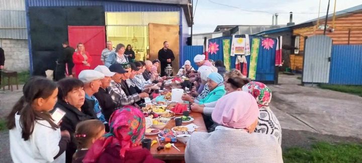 Чистай районында берничә буын авылдашларны берләштергән традицион кич утырулар булды