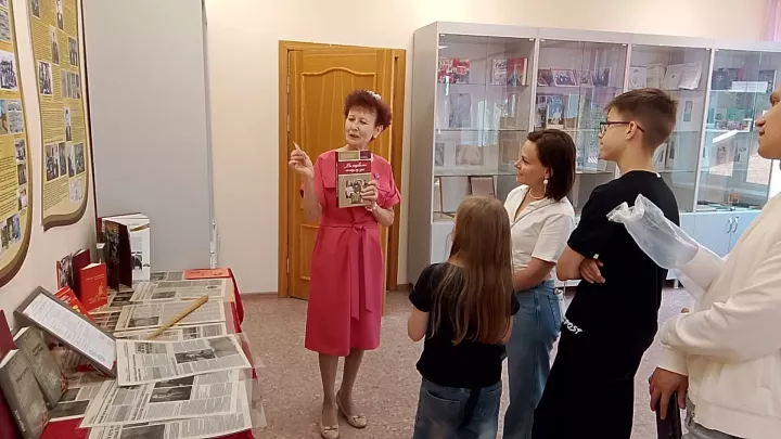 Тумышы белән Яуширмә авылыннан булган Габделхәй Хөснуллинның оныгы Елена Казакова, туганлык җепләрен эзләп, Чистай якларына кайтты (2нче өлеш)