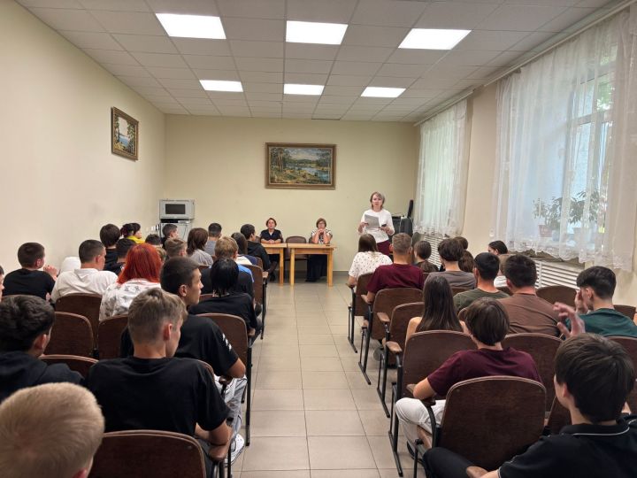 Встреча студентов с правоохранителями состоялась в Чистополе