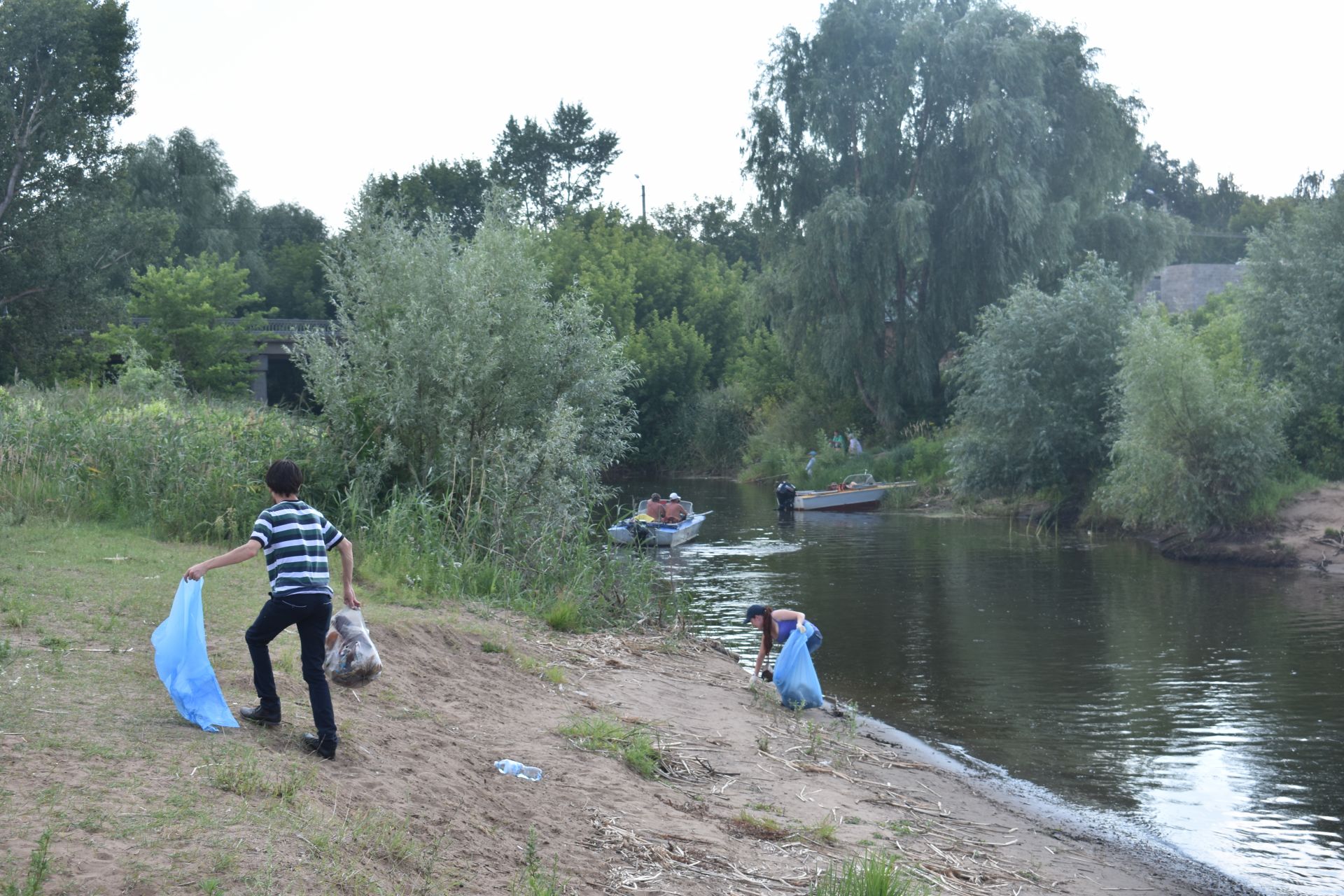 В Чистополе состоялась экологическая акция "Чистый берег"