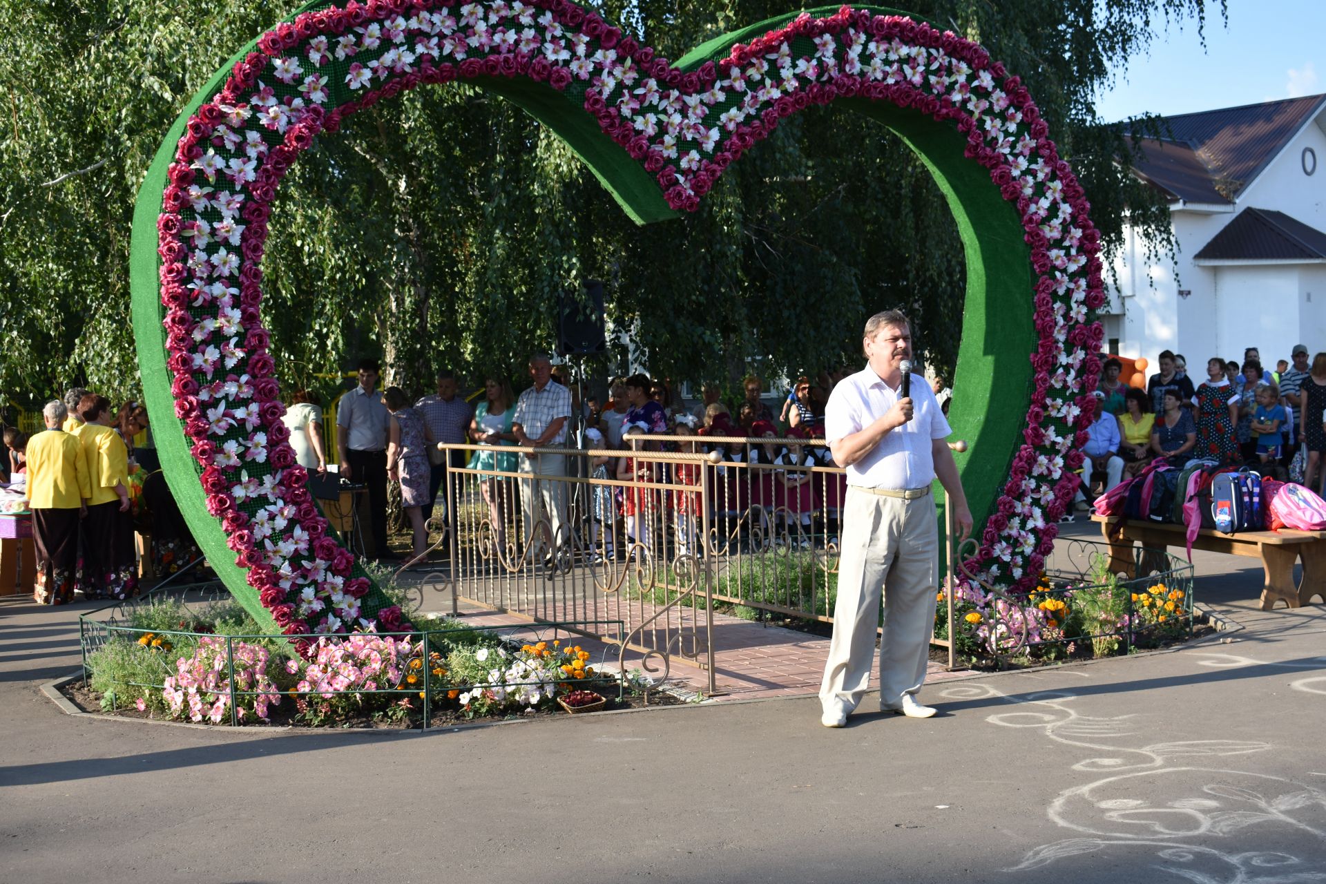 В Чистополе прошел праздник цветов (фоторепортаж)