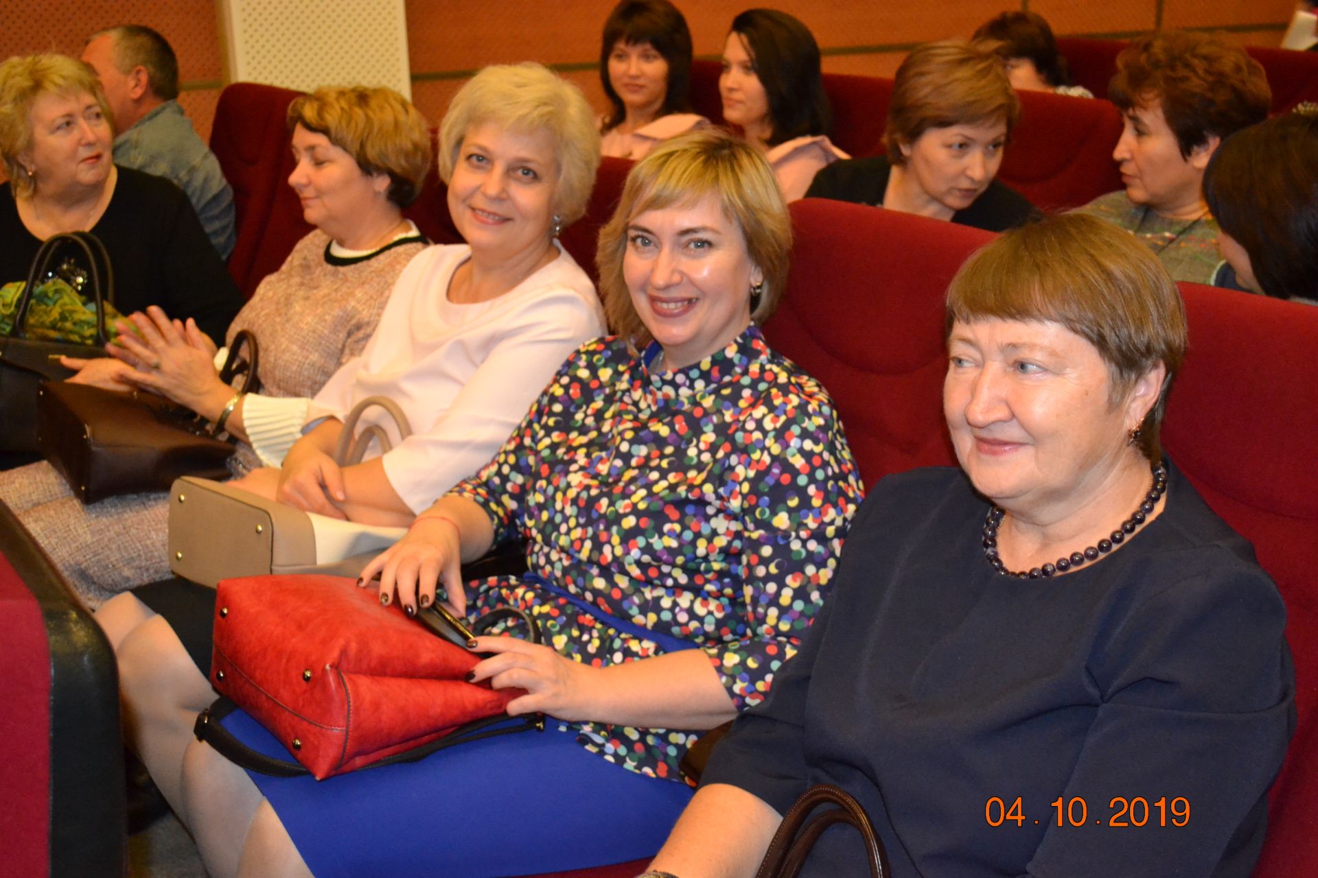 В Чистополе состоялся концерт к Дню учителя (ФОТОРЕПОРТАЖ)