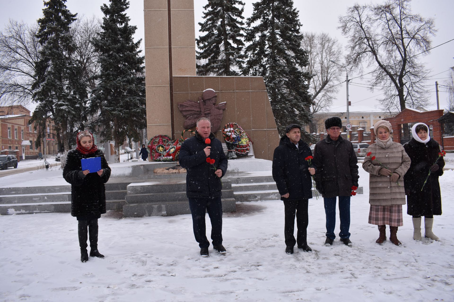 Погода чистополь на неделю. Центральный бульвар Чистополь. Митинг 2021 в Чистополе. Случай в Чистополье. Ансар фскоко в Чистополье.