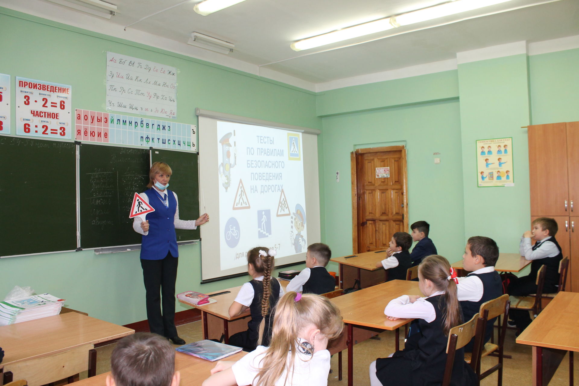 Перед каникулами чистопольским школьникам напомнили о безопасном поведении на дорогах
