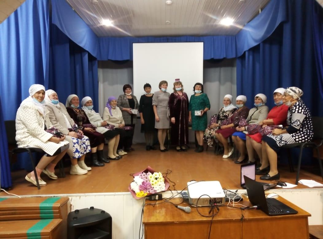 Пенсионерки в Чистопольском районе соревновались в знаниях и смекалке