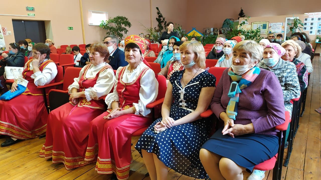 В честь Дня добра и уважения в поселке Юлдуз организовали праздничный концерт с угощениями
