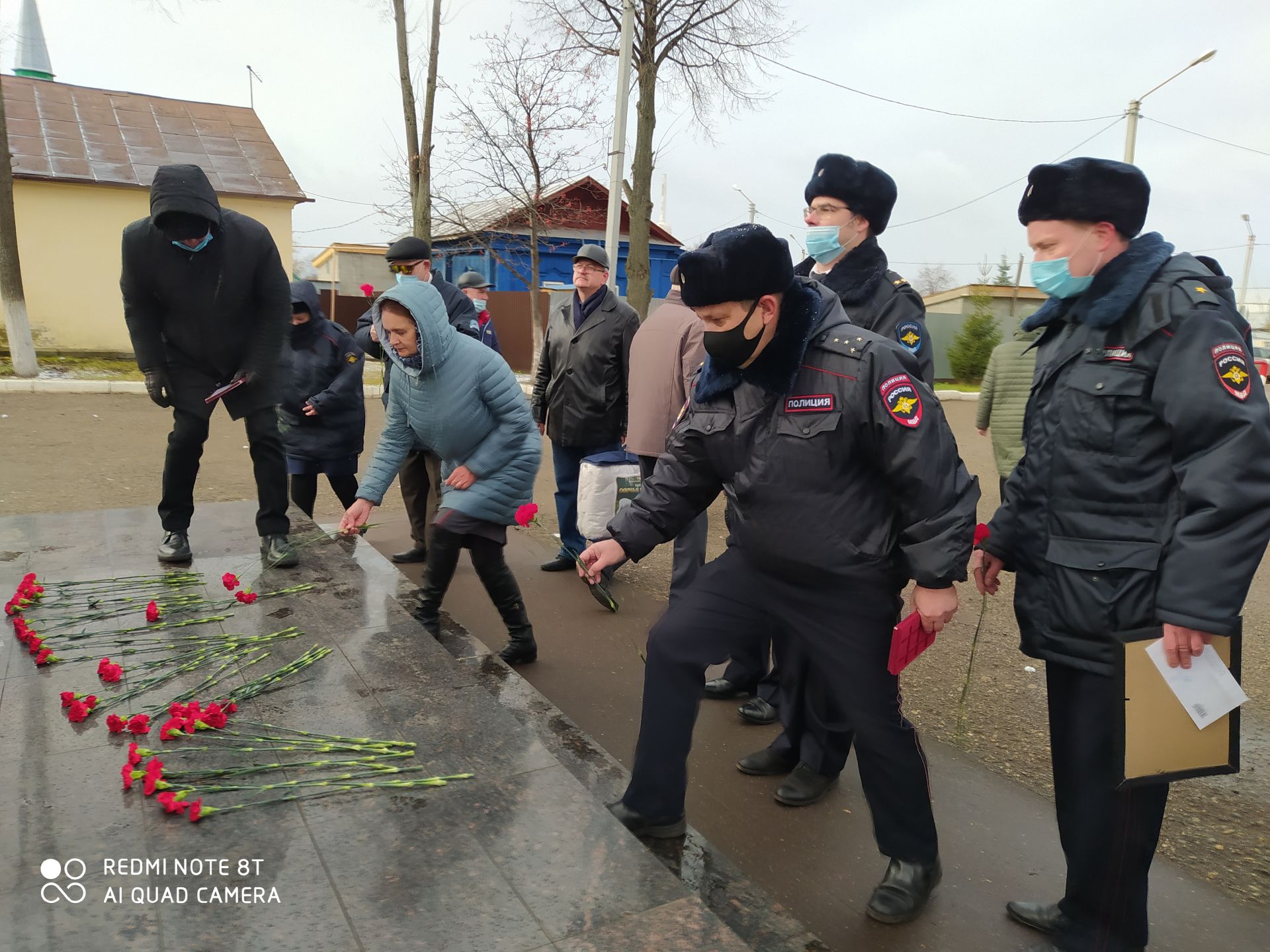Сотрудники Чистопольской полиции почтили память погибших сотрудников при исполнении служебных обязанностей