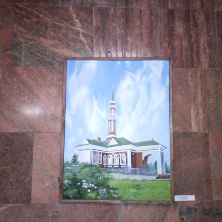 В Госсовете Татарстана открылась выставка картин, написанных в Чистополе